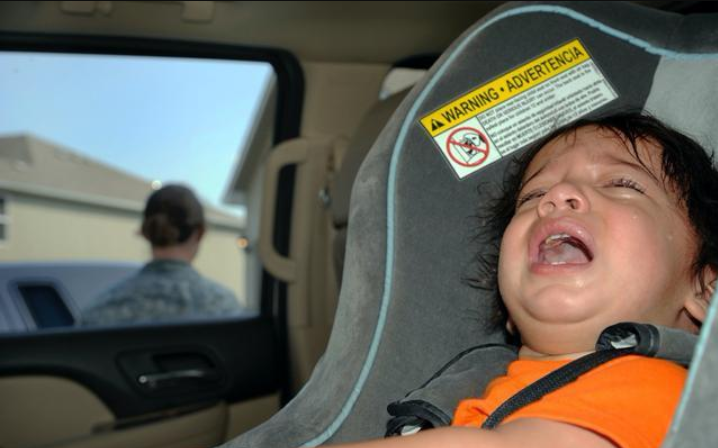 Child car seat safety system prevents children from being forgotten in the car